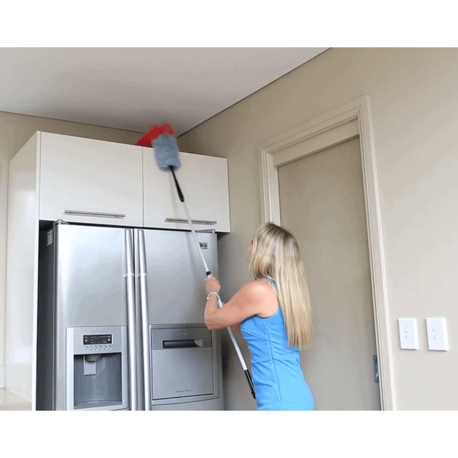 Kleva Miracle Magnetic Duster® Attracts Dust Like A Magnet! + 2 Meter Long Extension Pole - Image 7